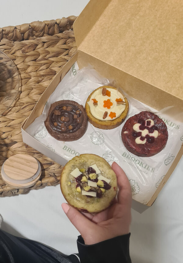 Brookies & Flores Vela Box - Imagen 2