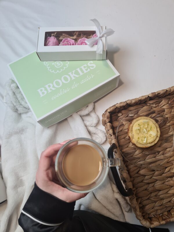 Brookies & Flores Vela Box