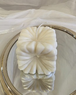 Vela sculptural twisted art