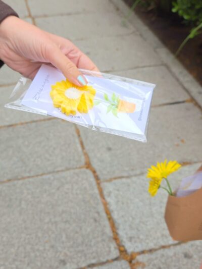 Vela de soja margarita amarilla personalizada regalo dia de la madre Uruguay